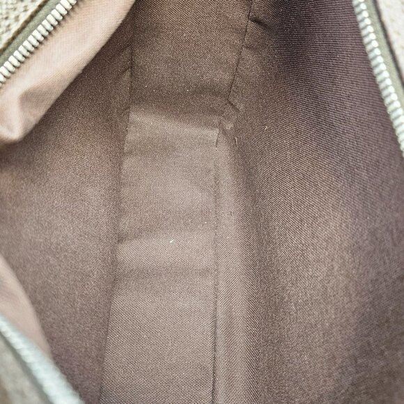 Louis Vuitton Taiga Reporter Crossbody bag - Picture 14 of 17